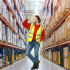 une jeune fille dans un entrepôt logistique abn recrutement